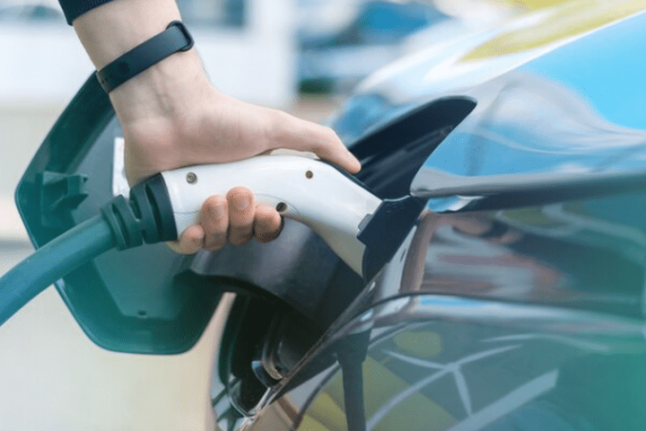 Condiciones para la deducción del 100% en recargas de vehículos eléctricos de autónomos